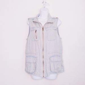 Suzy Shier Women's Denim Style Vest Light Wash Medium Zip Up Top Jacket